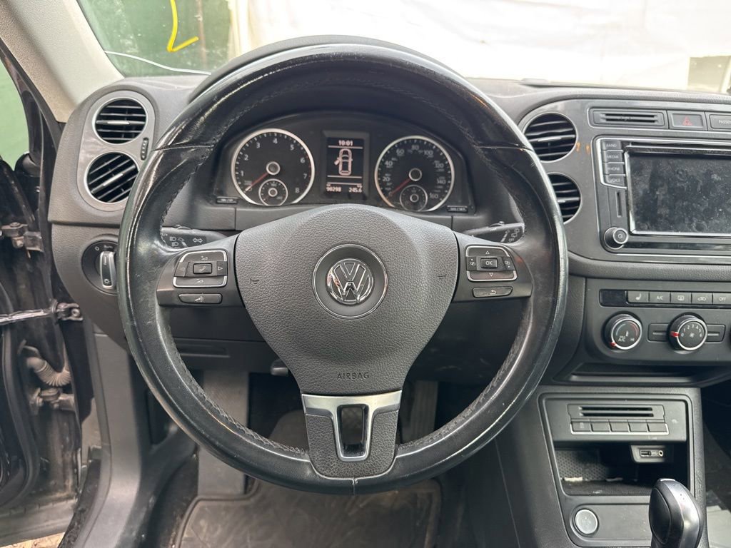Used 2017 Volkswagen Tiguan S image 12