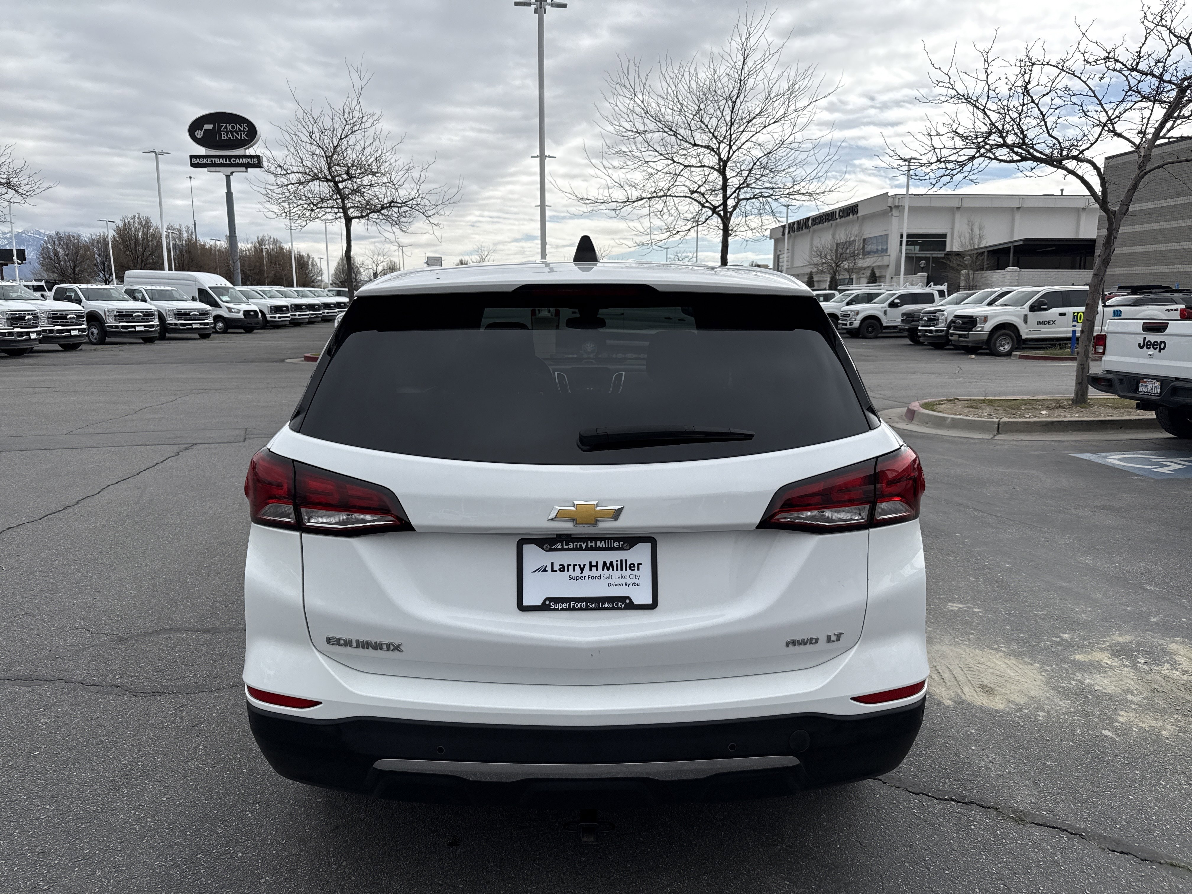 Used 2023 Chevrolet Equinox LT w/ LPO, Floor Liner Package image 4