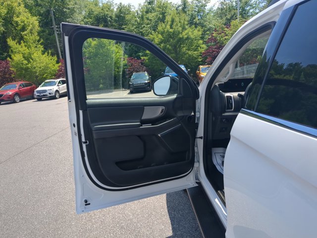 Certified 2025 Ford Expedition Active AWD/4WD image 13