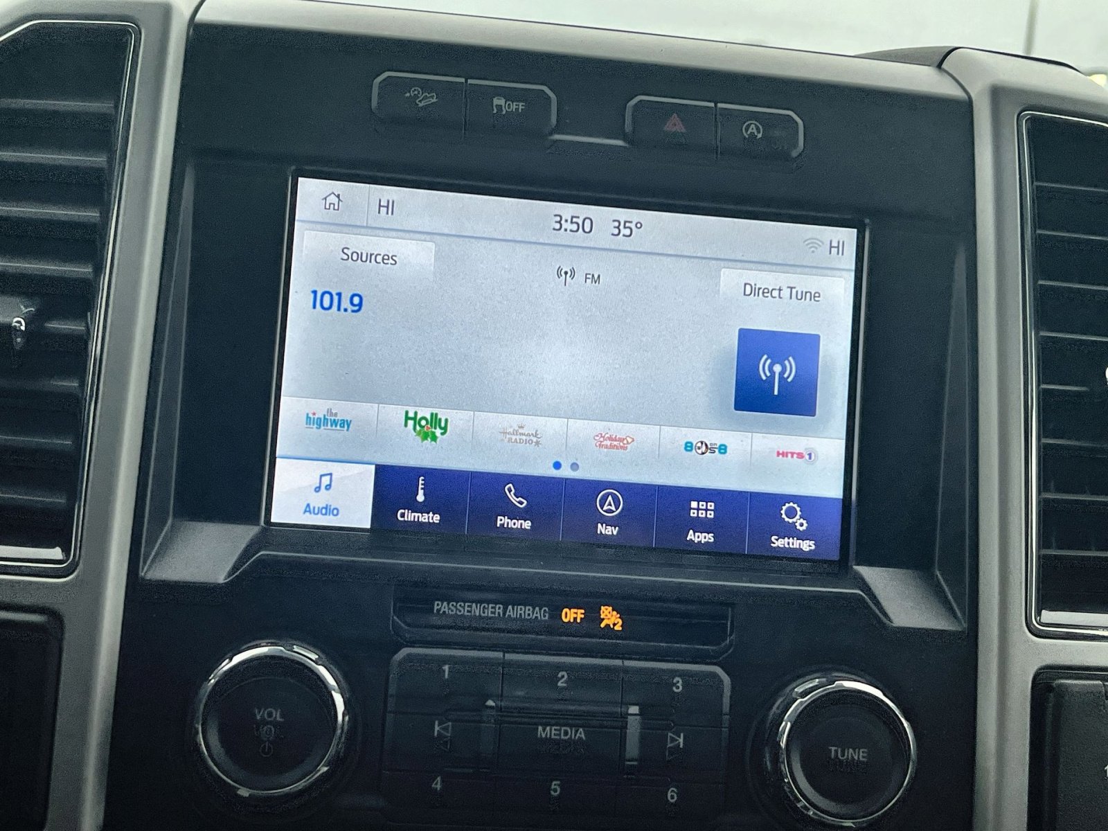 Certified 2019 Ford F150 Lariat image 18