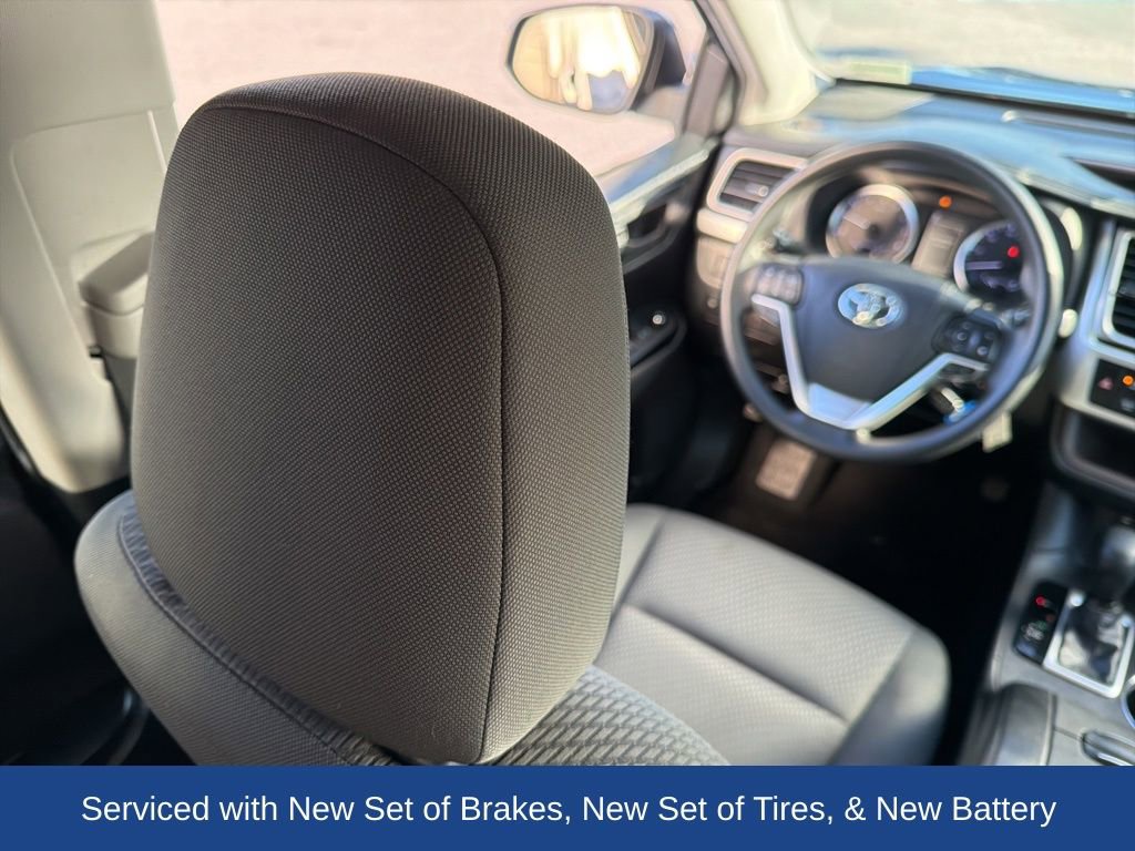 Used 2019 Toyota Highlander LE image 13