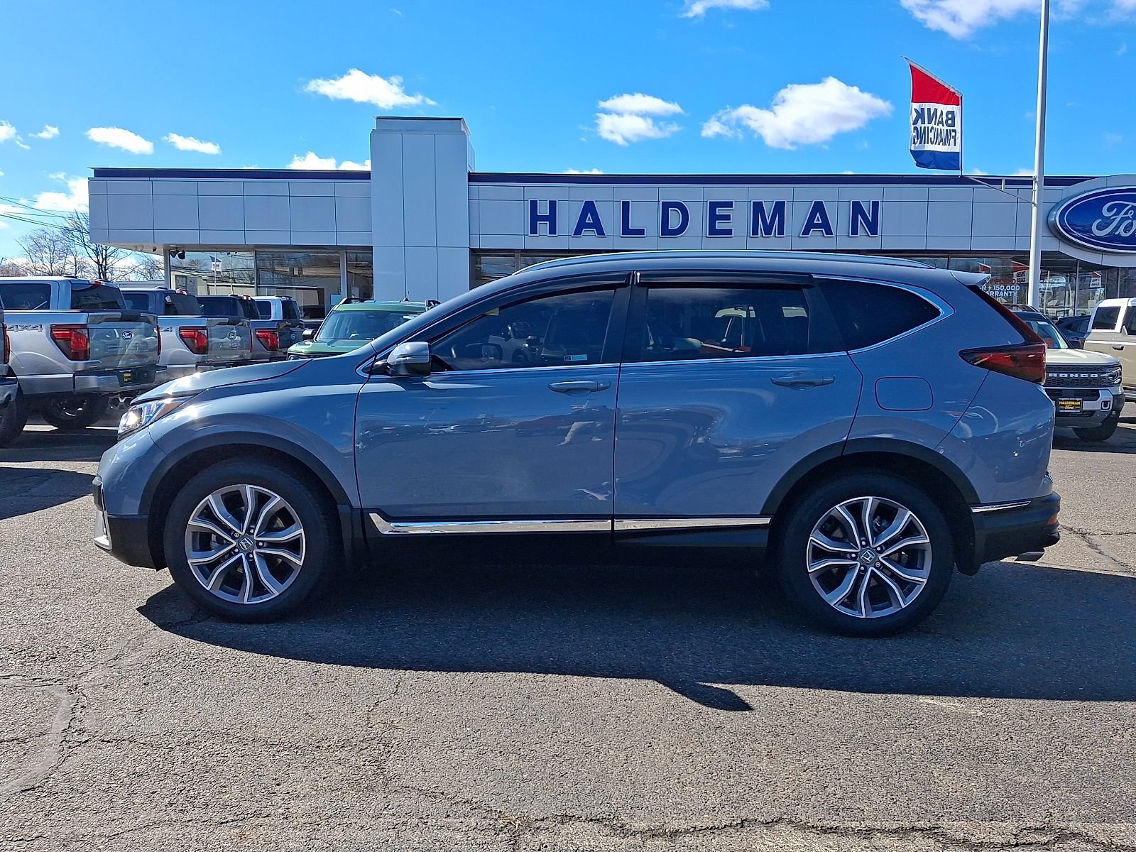 Used 2022 Honda CR-V Touring image 4