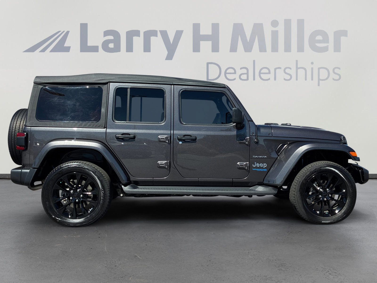 Used 2021 Jeep Wrangler Unlimited Sahara image 6