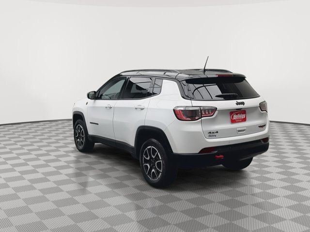Used 2025 Jeep Compass Trailhawk AWD/4WD image 32
