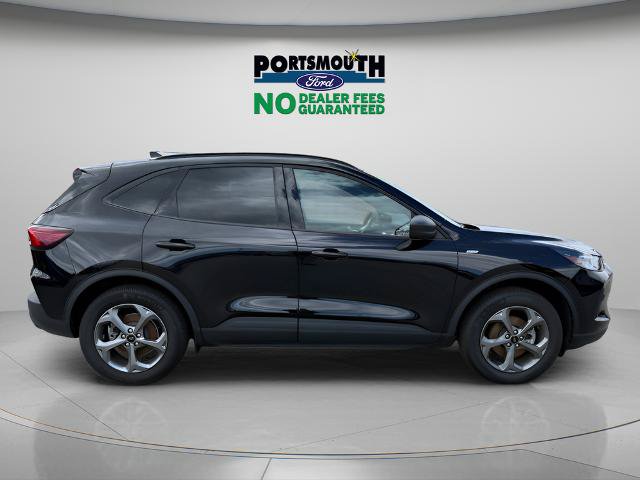 Certified 2025 Ford Escape ST-Line w/ Tech Pack #1 AWD/4WD image 6
