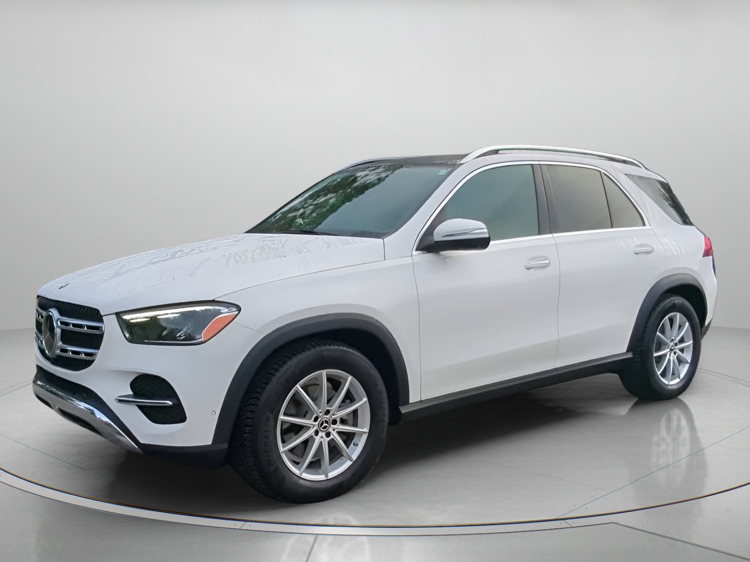 Used 2025 Mercedes-Benz GLE 350 4MATIC w/ Driver Assistance Package image 13