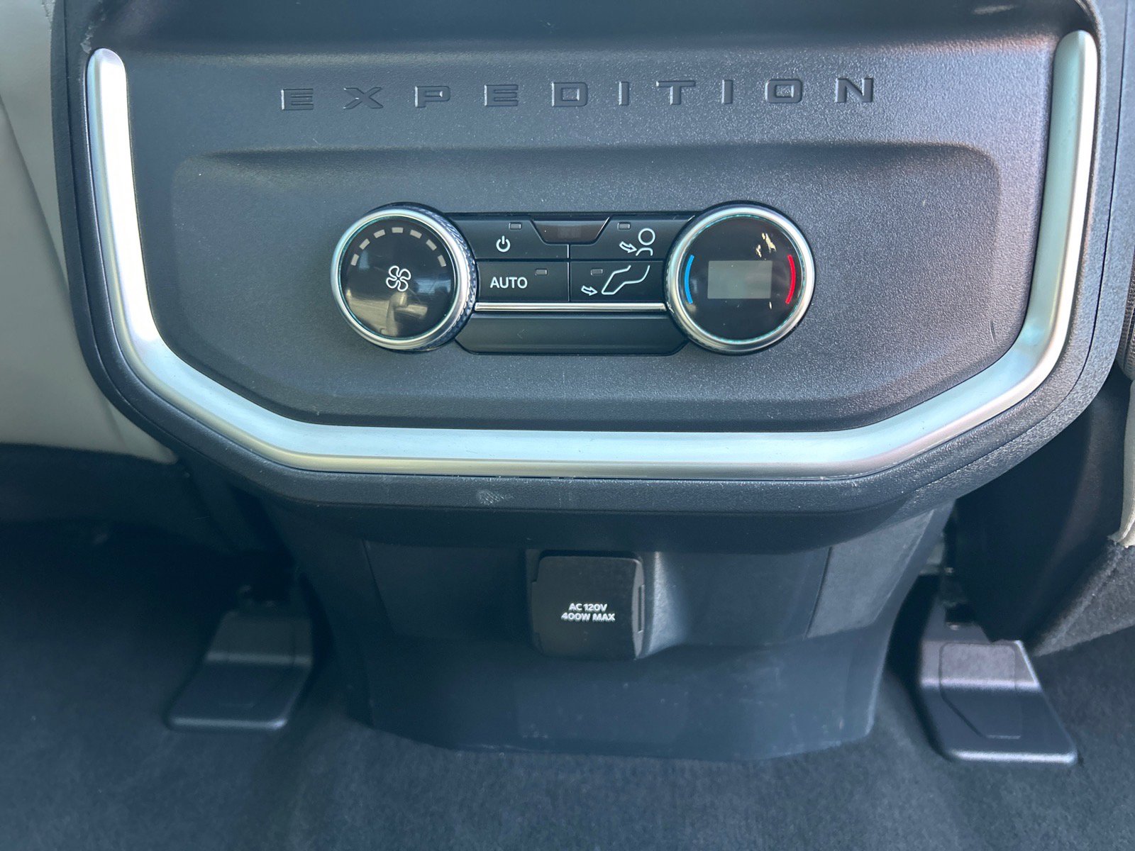Certified 2025 Ford Expedition Active AWD/4WD image 23