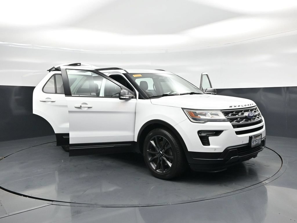 Certified 2019 Ford Explorer XLT w/ Equipment Group 202A FWD image 27