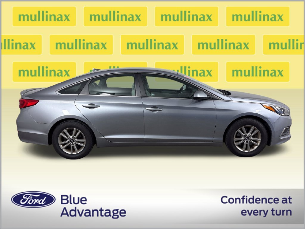 Used 2017 Hyundai Sonata SE FWD image 2