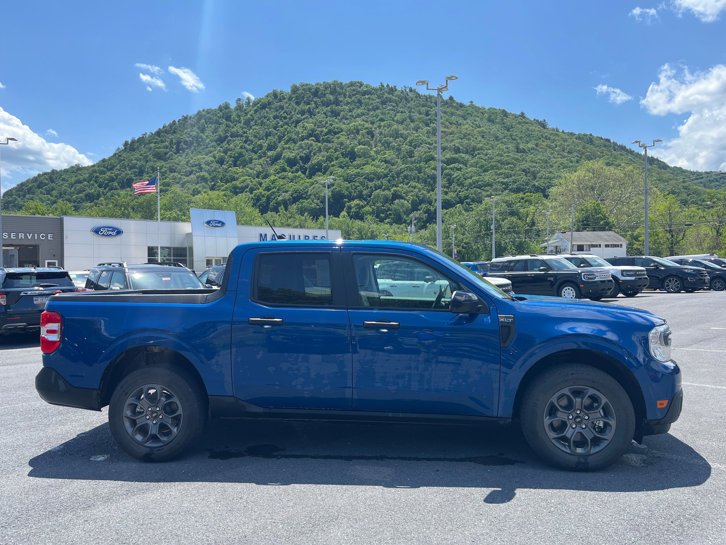 Certified 2024 Ford Maverick XLT w/ XLT Luxury Package FWD image 4