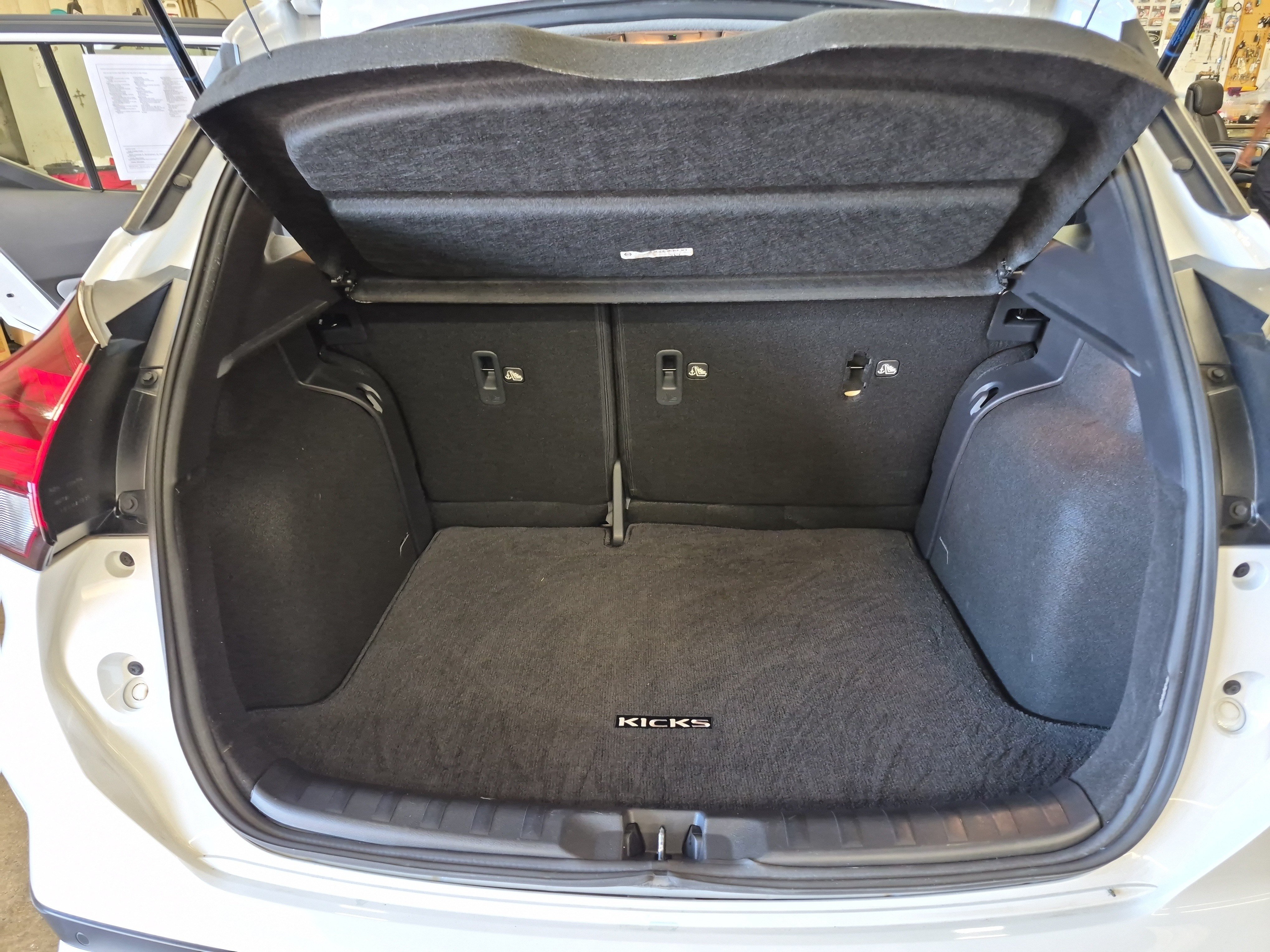 Used 2024 Nissan Kicks SR w/ SR Premium Package FWD image 14