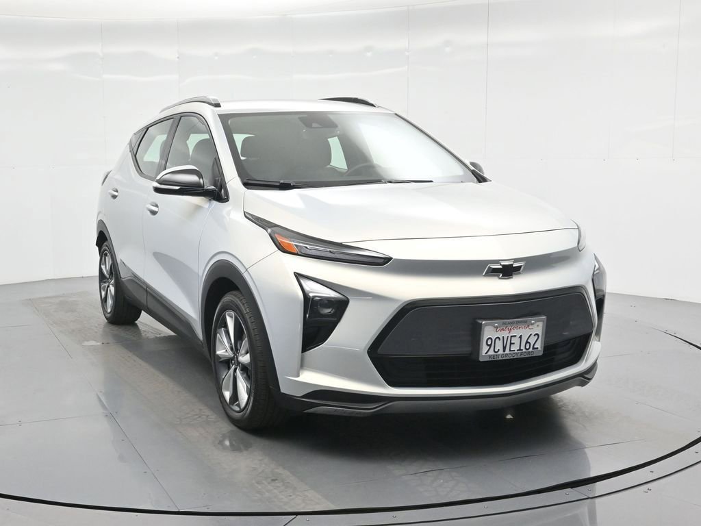 Used 2022 Chevrolet Bolt EUV LT w/ Convenience Package image 7
