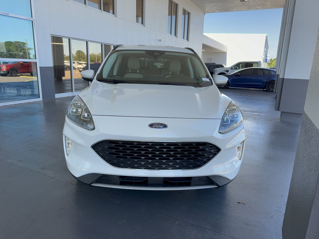 Certified 2022 Ford Escape Titanium AWD/4WD image 3