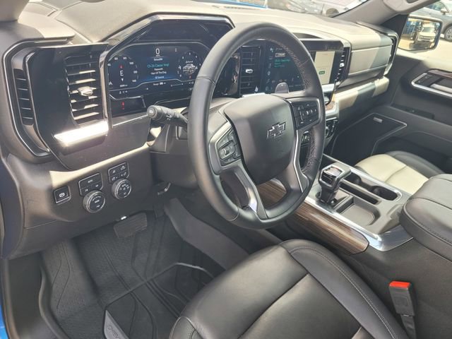 Used 2025 Chevrolet Silverado 1500 RST w/ Convenience Package II AWD/4WD image 9