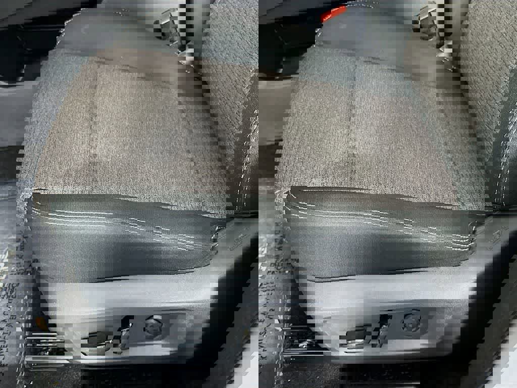 Used 2022 Nissan Rogue SV image 29