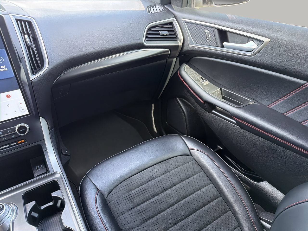 Certified 2024 Ford Edge ST-Line AWD/4WD image 15