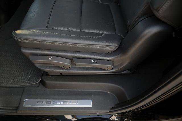 Used 2022 GMC Yukon XL Denali image 30