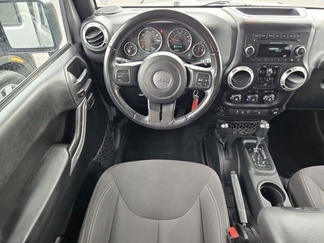 Used 2017 Jeep Wrangler Unlimited Sahara AWD/4WD image 12