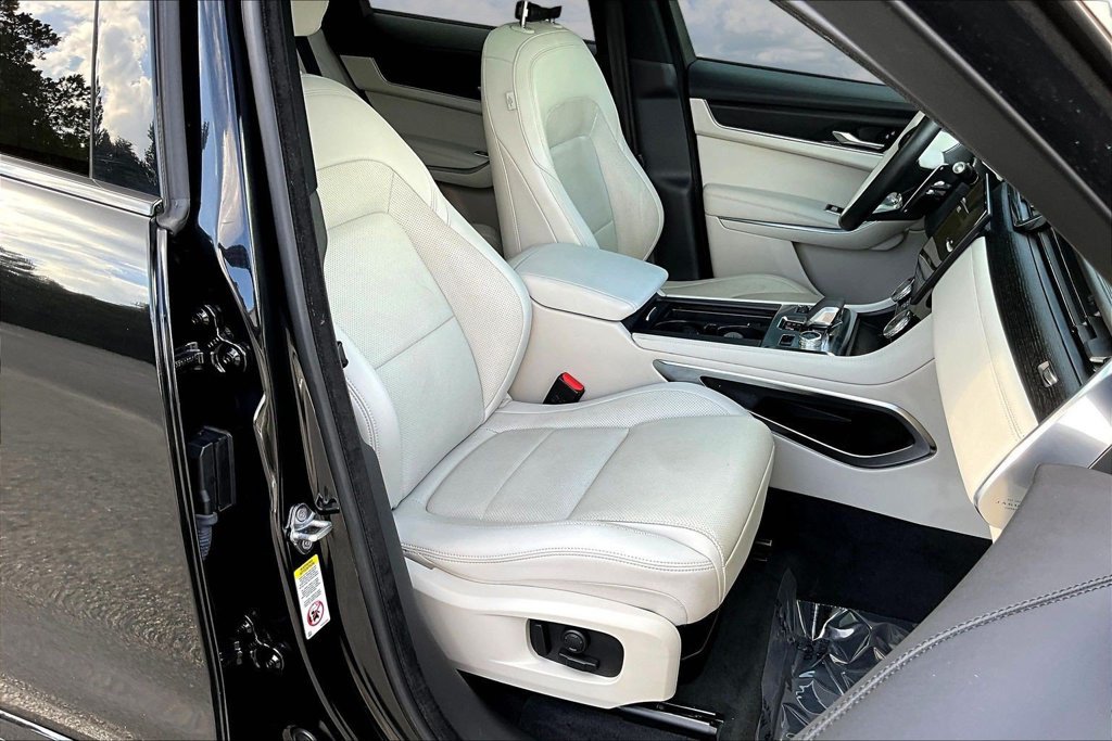 Used 2023 Jaguar F-PACE S AWD/4WD image 30