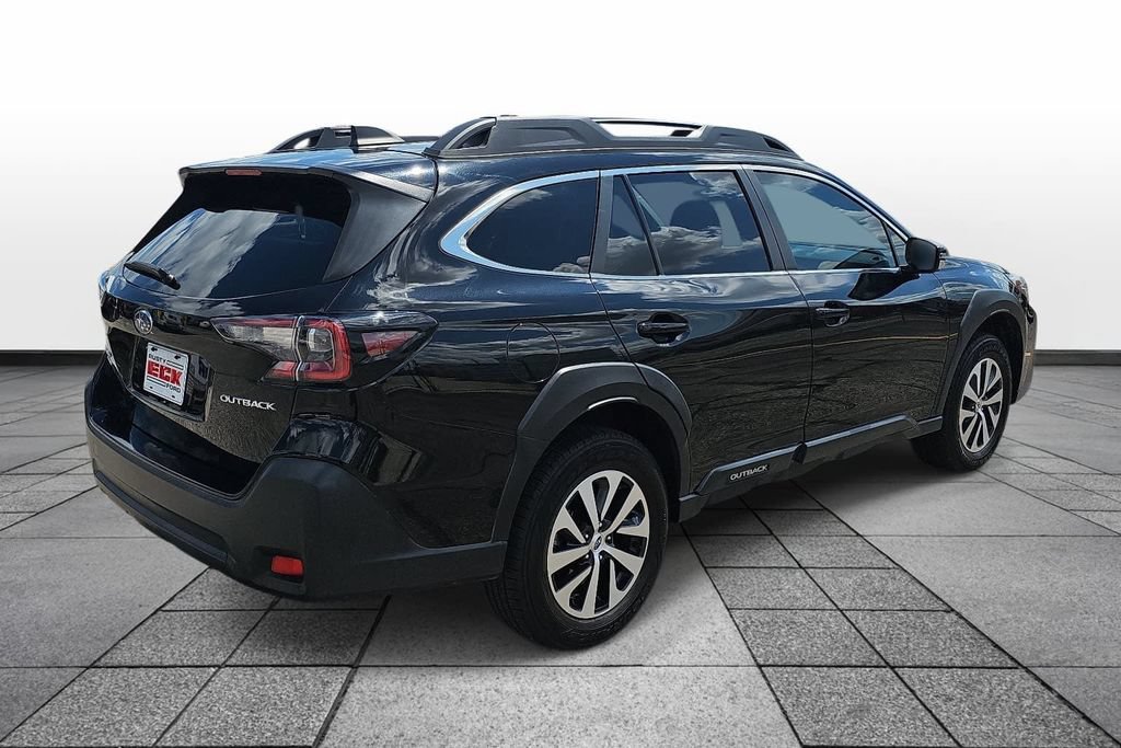 Used 2023 Subaru Outback Premium AWD/4WD image 5