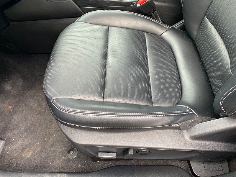 Certified 2025 Ford Escape Platinum AWD/4WD image 26