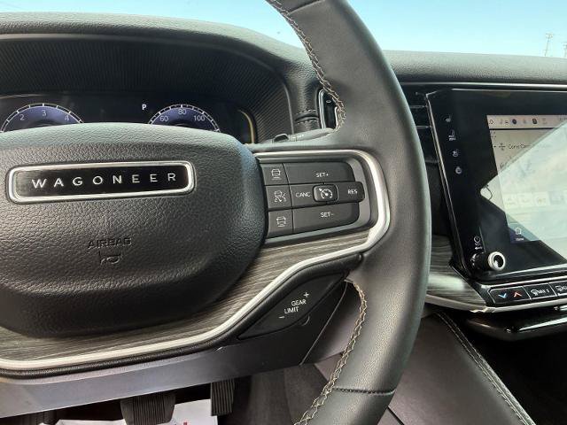 Used 2023 Jeep Wagoneer L Series II AWD/4WD image 21