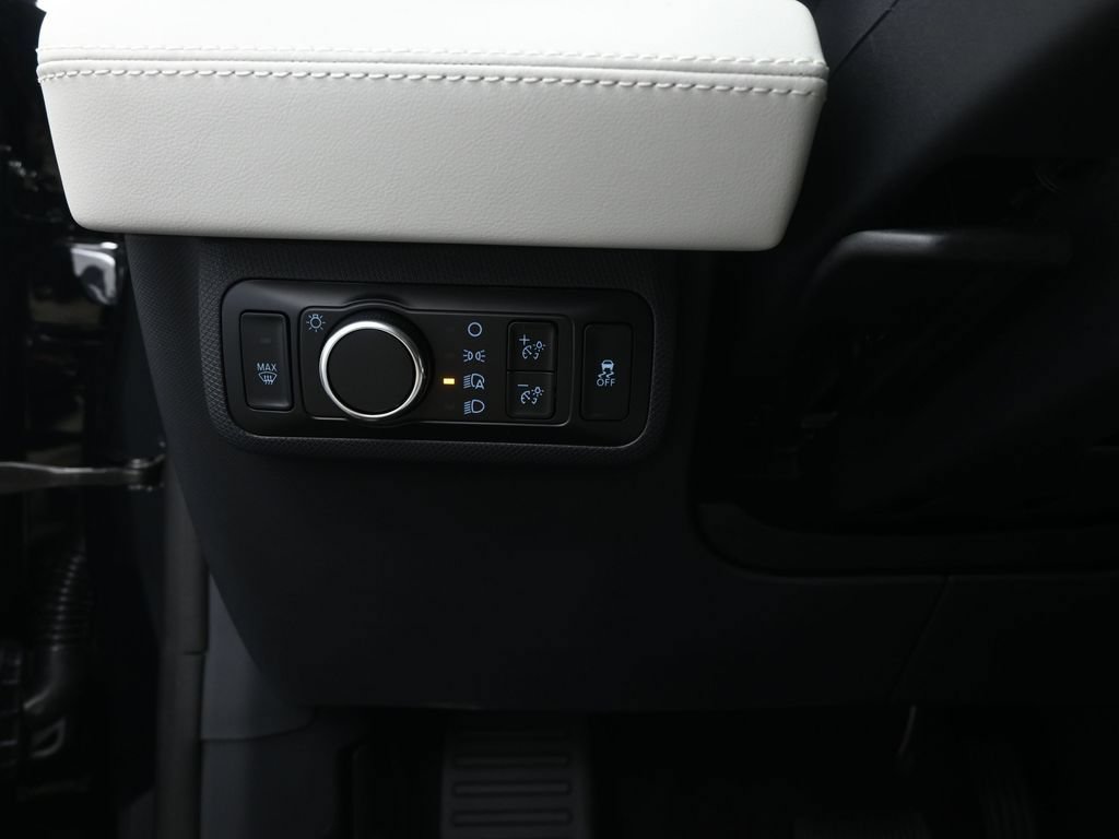 Certified 2025 Ford Mustang Mach-E Premium RWD image 12
