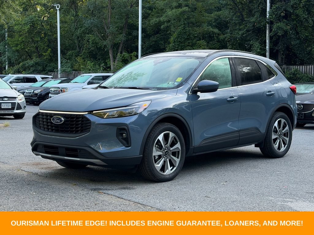 Certified 2025 Ford Escape Platinum AWD/4WD image 3