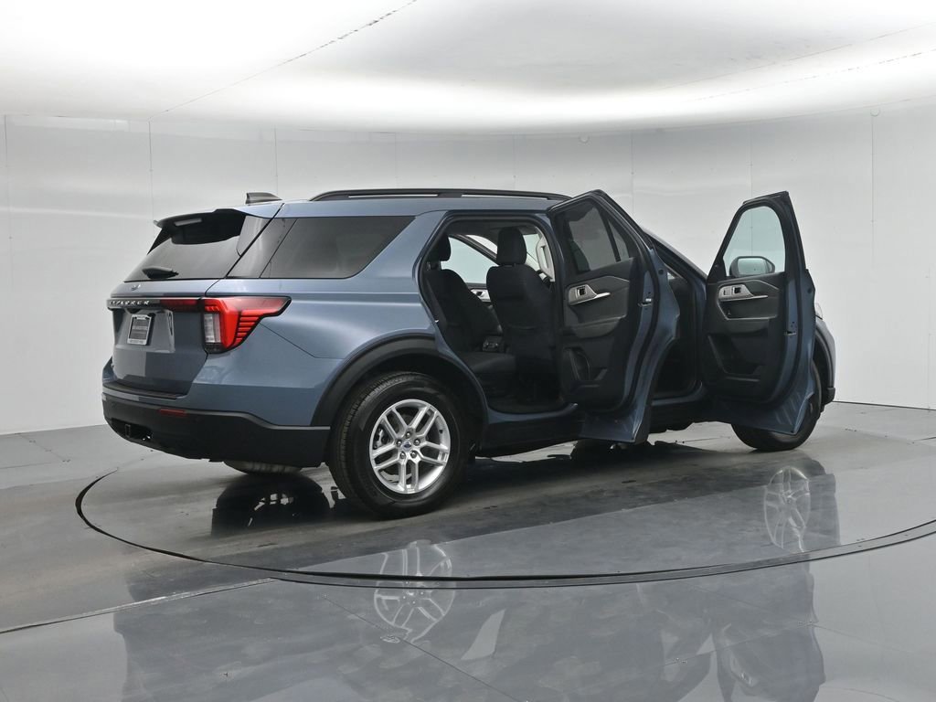 Certified 2025 Ford Explorer Active RWD image 35