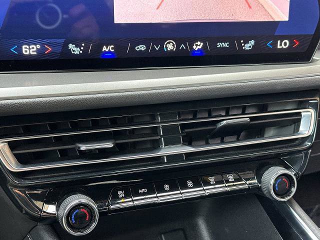 Used 2025 Chevrolet Traverse LT image 20