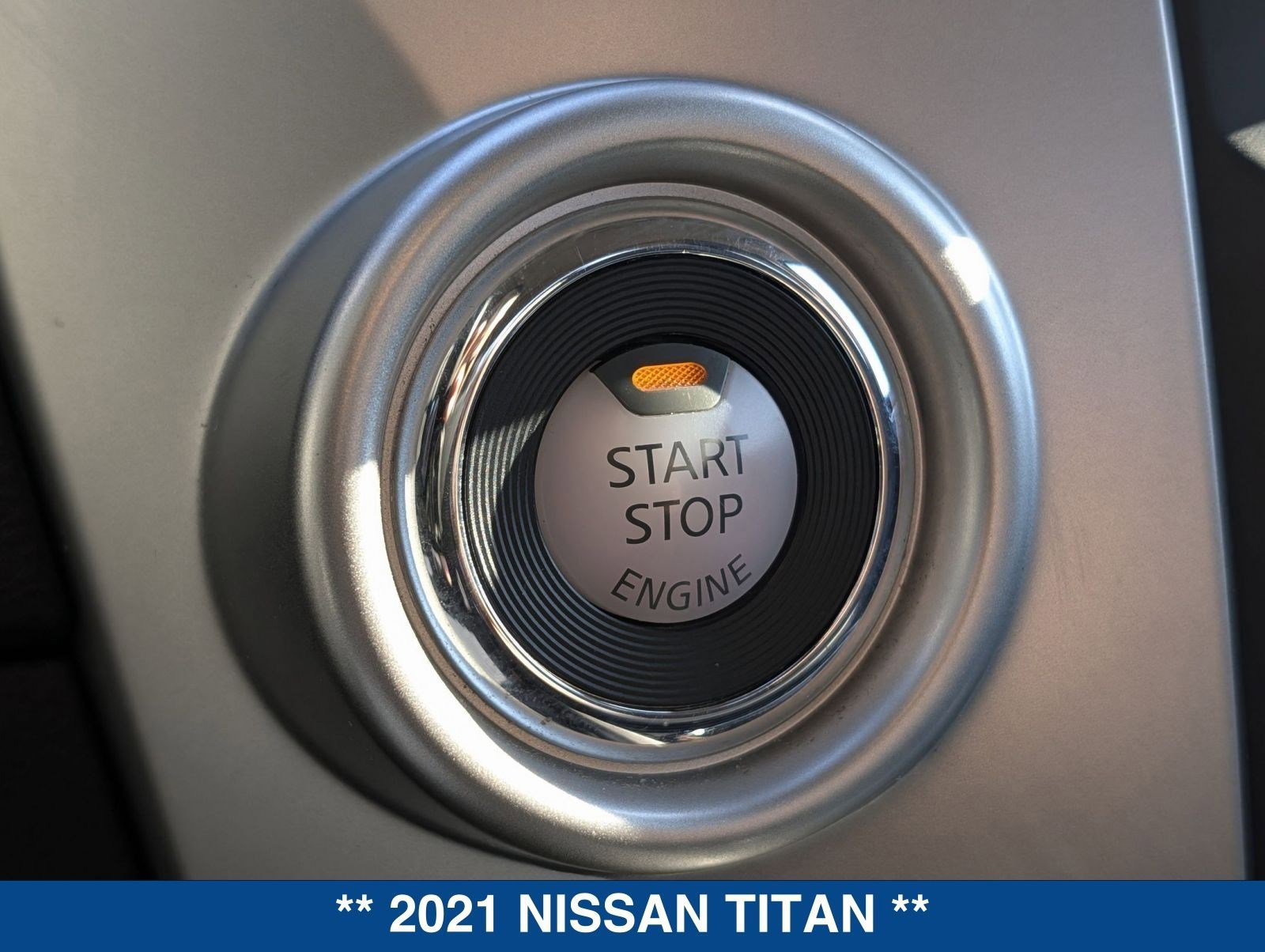 Used 2021 Nissan Titan SV w/ SV Convenience Package image 32