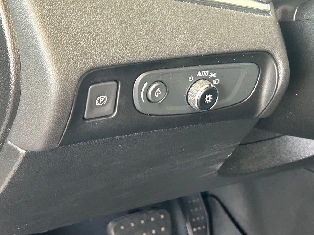 Used 2020 Buick Enclave Avenir w/ Avenir Technology Package FWD image 36