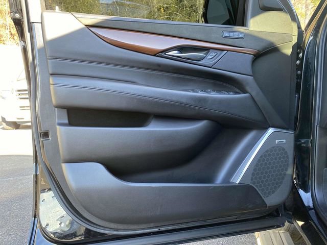 Used 2019 Cadillac Escalade ESV Premium Luxury image 19