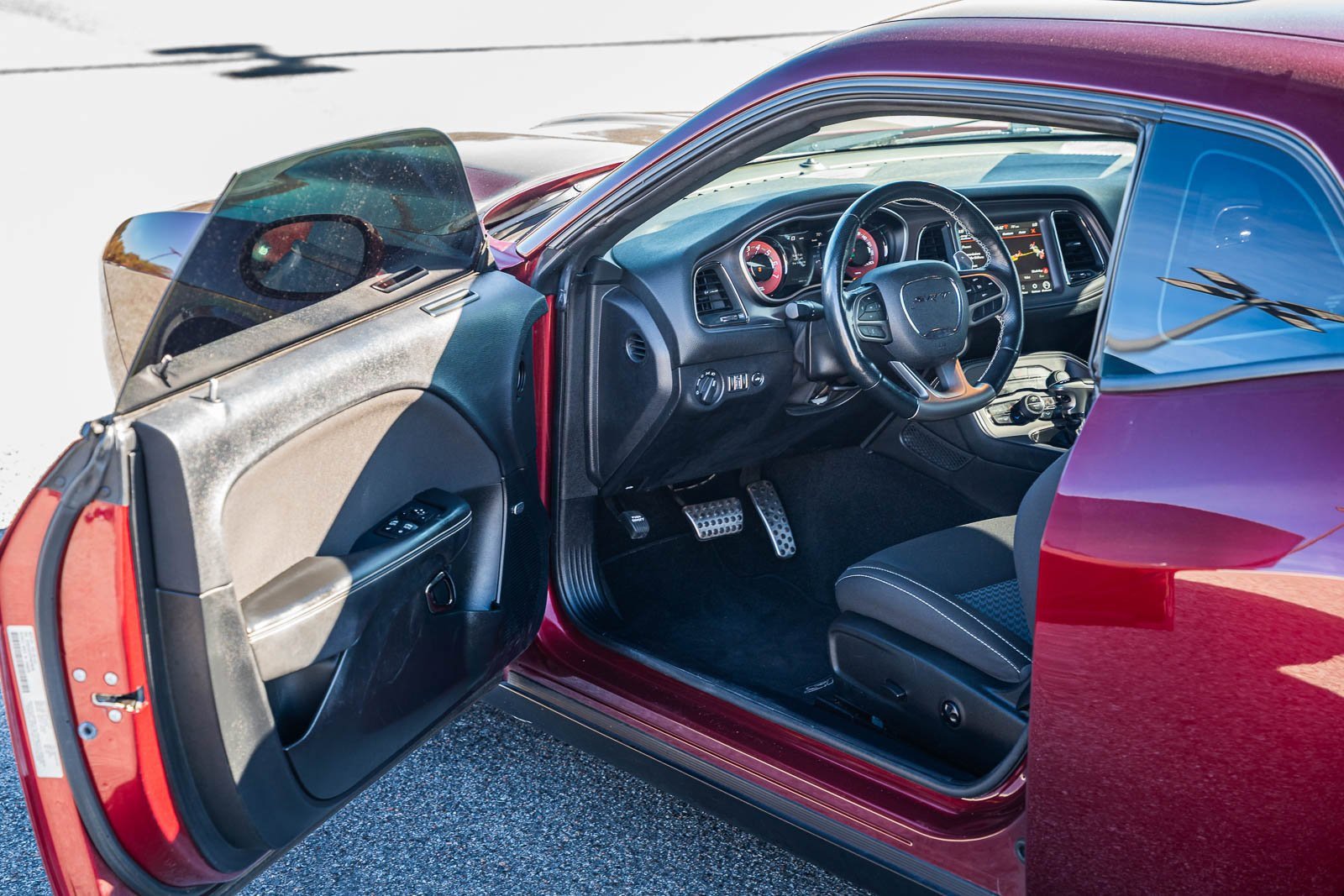 Used 2023 Dodge Challenger SRT Hellcat w/ Driver Convenience Group image 19