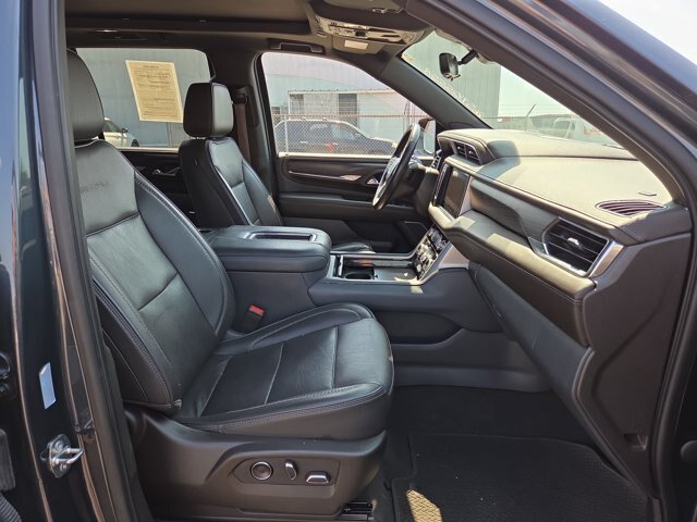 Used 2021 GMC Yukon Denali w/ Denali Premium Package AWD/4WD image 17