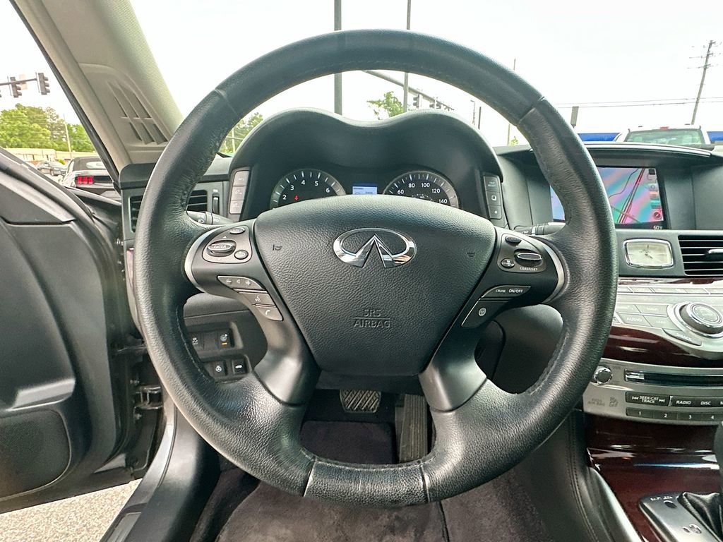 Used 2018 INFINITI Q70 Luxe w/ Proactive Package AWD/4WD image 18