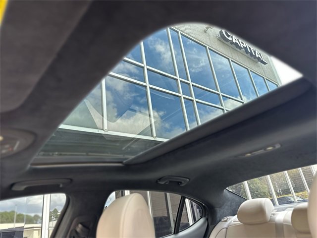 Used 2023 Genesis G70 3.3T w/ Sport Prestige Package image 23