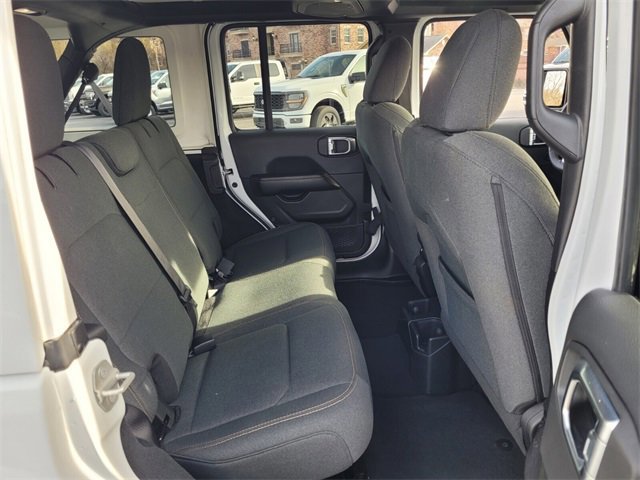 Used 2024 Jeep Wrangler Sahara image 14