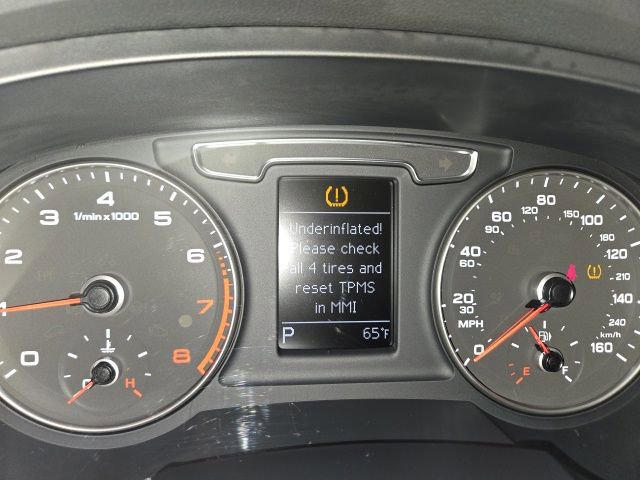 Used 2018 Audi Q3 2.0T Premium w/ Convenience Package image 27