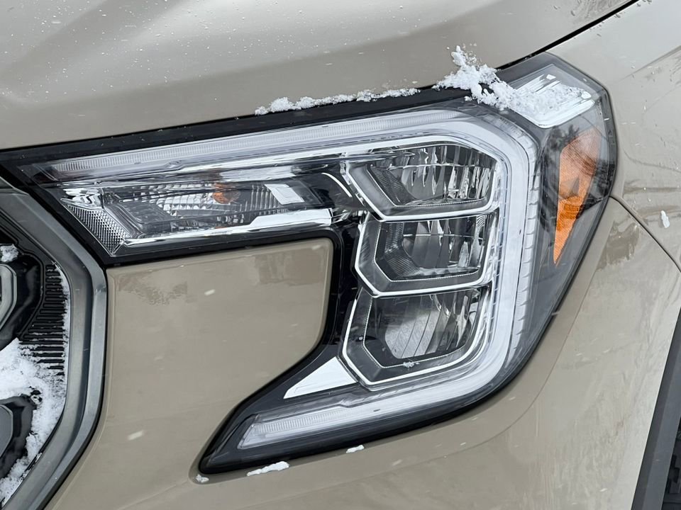 Used 2023 GMC Terrain AT4 image 37