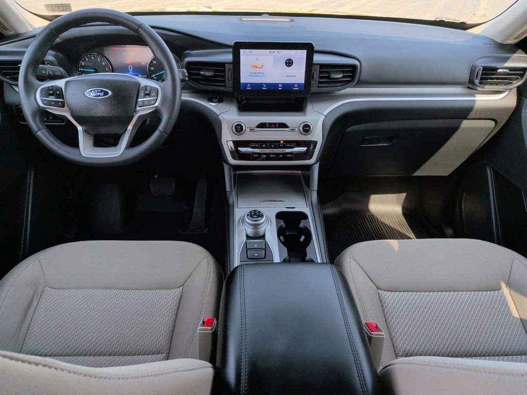 Certified 2023 Ford Explorer XLT AWD/4WD image 2