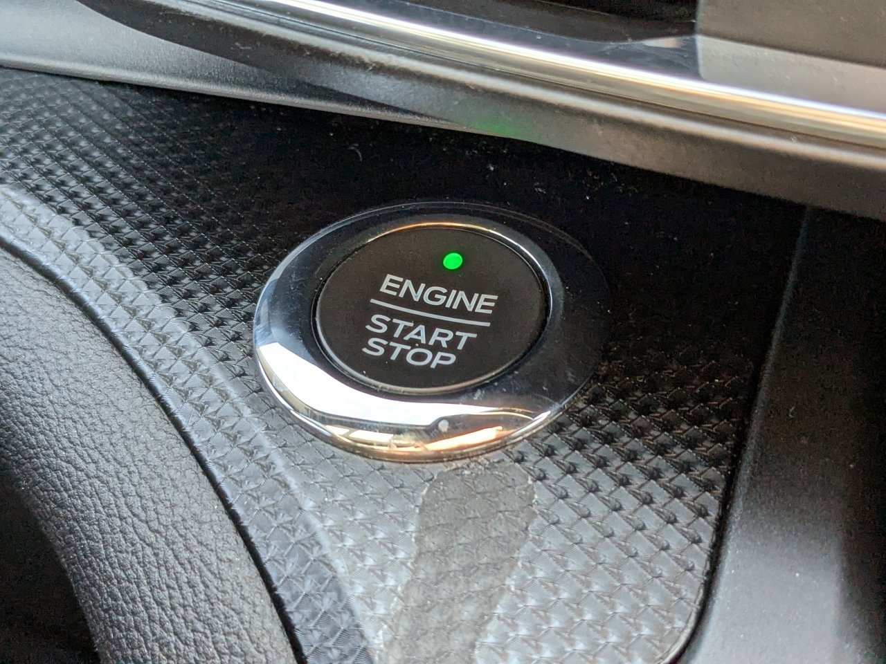 Certified 2020 Ford Explorer ST w/ Premium Technology Package image 32