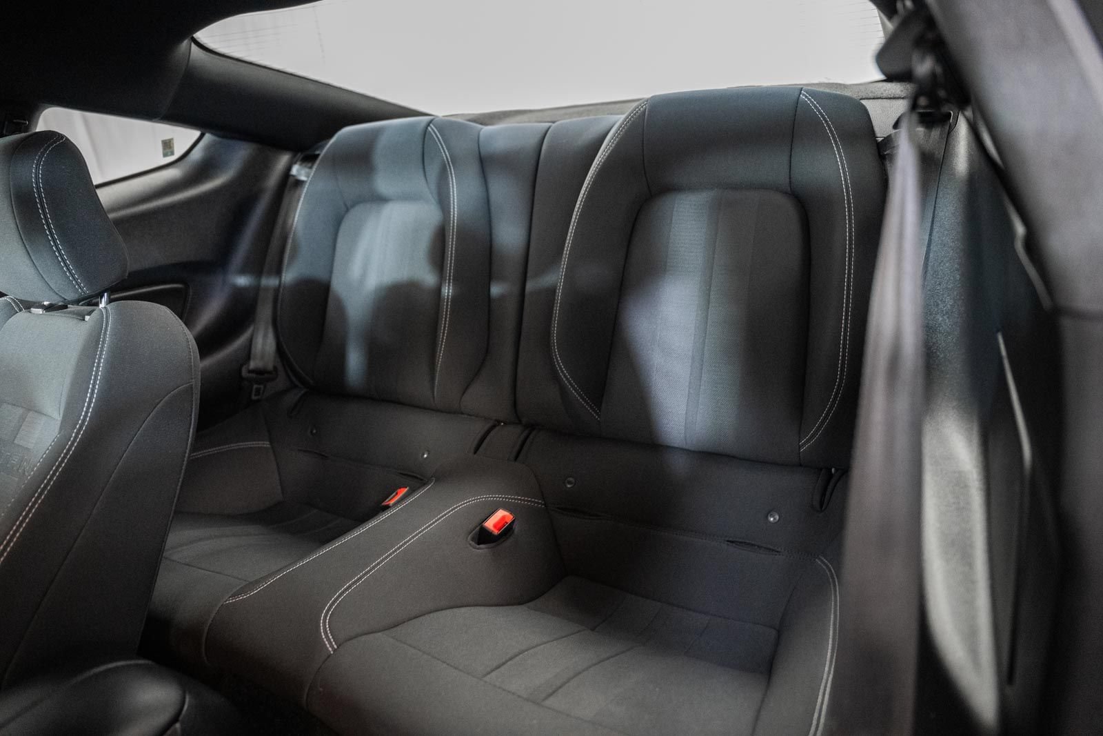 Certified 2018 Ford Mustang Coupe RWD image 33