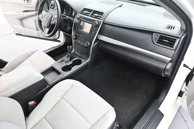Used 2017 Toyota Camry SE FWD image 29
