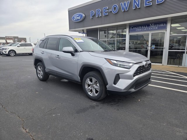 Used 2024 Toyota RAV4 XLE image 2