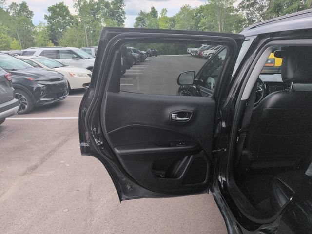 Used 2019 Jeep Compass Latitude FWD image 22