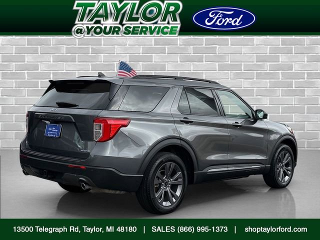 Certified 2023 Ford Explorer XLT w/ Equipment Group 202A image 3