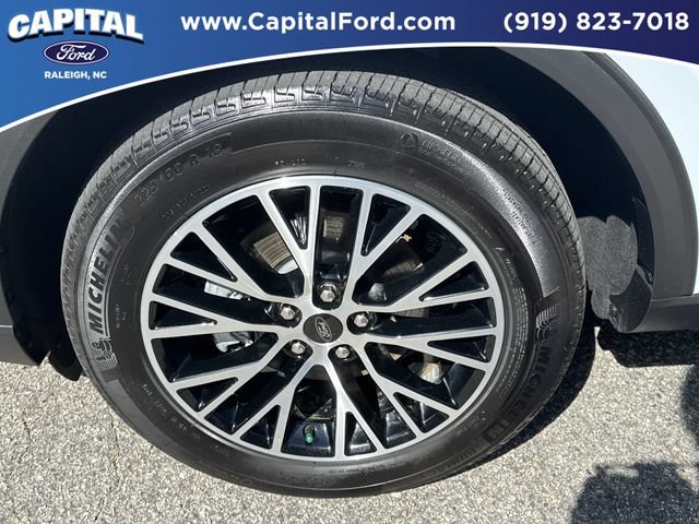 Certified 2025 Ford Escape SE FWD image 13