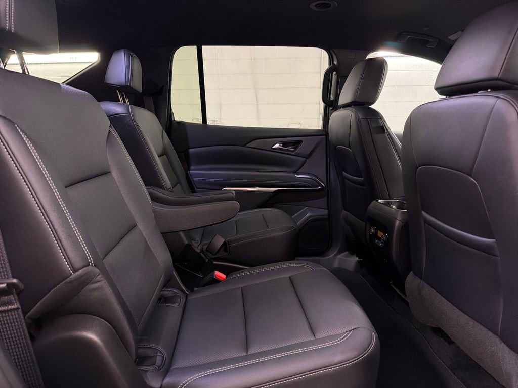 Used 2026 Chevrolet Traverse LT FWD image 30