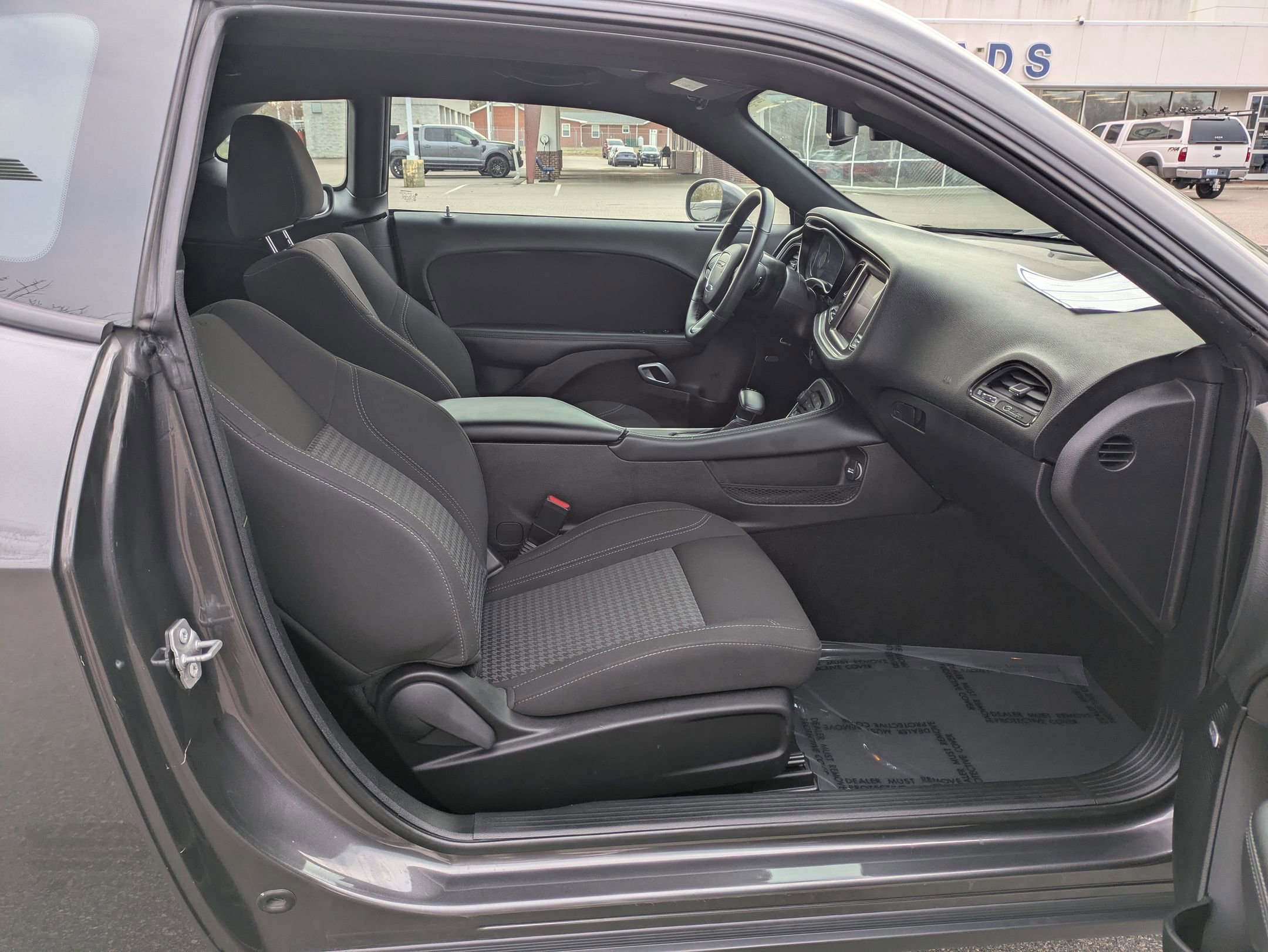 Used 2022 Dodge Challenger SXT w/ Driver Convenience Group image 30